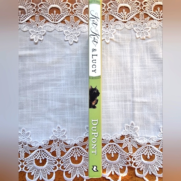 ๐3/$30 Sale!Mix & Match๐ Kit Kat & Lucy by Lonnie Hull DuPont Paperback Book - Picture 3 of 4